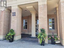 607 - 11 THORNCLIFFE PK DRIVE  Toronto, ON M4H 1P3