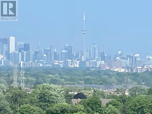 1511 - 9 VALHALLA INN ROAD  Toronto, ON M9B 0B2