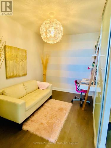 1511 - 9 Valhalla Inn Road, Toronto, ON - Indoor