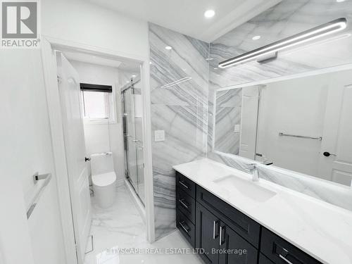 2nd Floor 3pc Main Bathroom - 5476 Freshwater Drive, Mississauga, ON - Indoor Photo Showing Bathroom