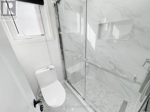 2nd Floor 3pc Main Bathroom - 5476 Freshwater Drive, Mississauga, ON - Indoor Photo Showing Bathroom