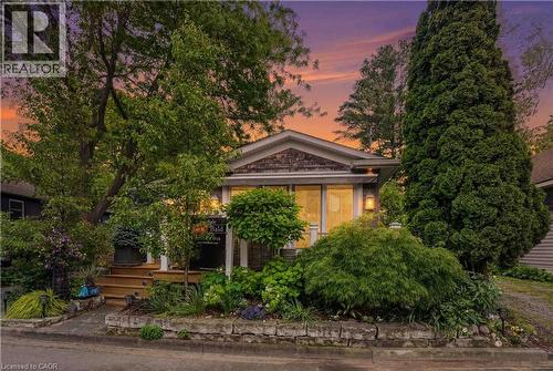 11 PEEL Street  St. Catharines, ON L2N 5A2