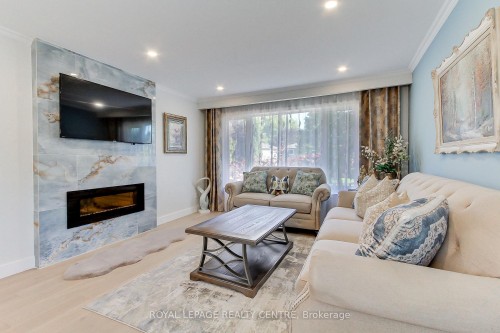 2039 Davebrook Road, Mississauga, ON - Indoor Photo Showing Living Room With Fireplace