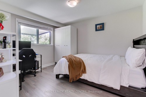 2039 Davebrook Road, Mississauga, ON - Indoor Photo Showing Bedroom
