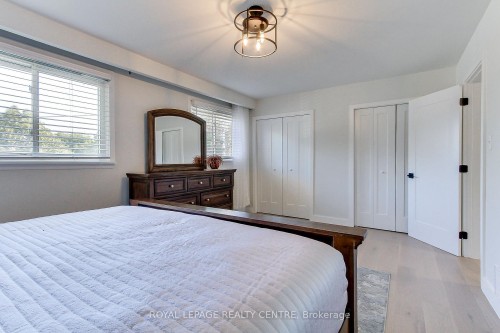 2039 Davebrook Road, Mississauga, ON - Indoor Photo Showing Bedroom