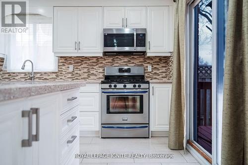 265 Wright Crescent, Ajax, ON - Indoor Photo Showing Kitchen With Upgraded Kitchen