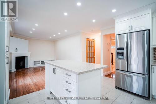 265 Wright Crescent, Ajax, ON - Indoor Photo Showing Kitchen With Stainless Steel Kitchen