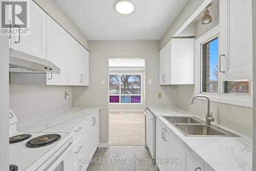 47 Carter Drive, Brampton, ON - Indoor Photo Showing Kitchen With Double Sink