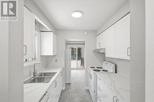 47 Carter Drive, Brampton, ON - Indoor Photo Showing Kitchen With Double Sink