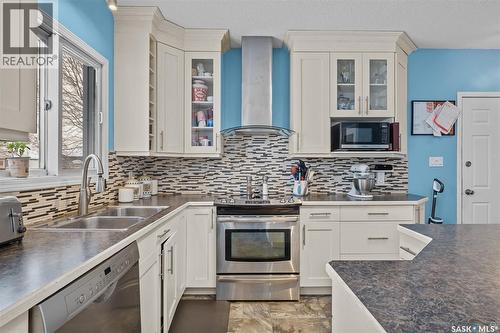 1723 Allbright Crescent, Prince Albert, SK - Indoor Photo Showing Kitchen With Double Sink With Upgraded Kitchen