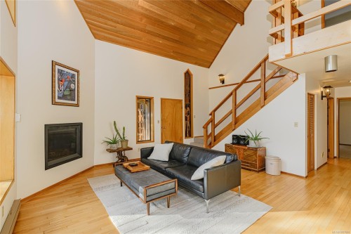 392 Langs Rd, Salt Spring, BC 