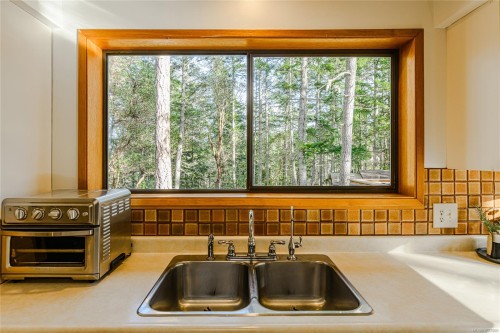 392 Langs Rd, Salt Spring, BC 