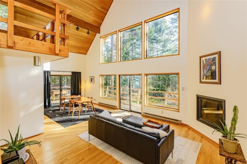 392 Langs Rd, Salt Spring, BC 