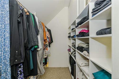 392 Langs Rd, Salt Spring, BC 