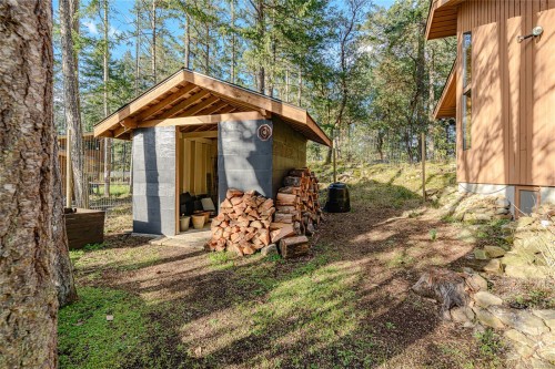 392 Langs Rd, Salt Spring, BC 