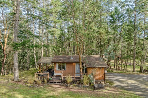 392 Langs Rd, Salt Spring, BC 