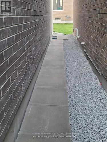 1280 Amherst Gate, Oshawa, ON - Outdoor