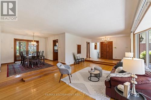 1411 Beaufort Drive, Burlington, ON - Indoor Photo Showing Living Room
