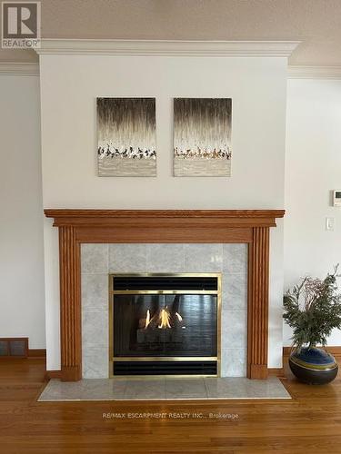 1411 Beaufort Drive, Burlington, ON - Indoor Photo Showing Living Room With Fireplace