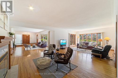 1411 Beaufort Drive, Burlington, ON - Indoor Photo Showing Living Room With Fireplace