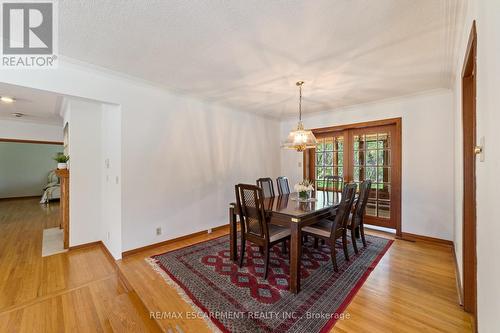 1411 Beaufort Drive, Burlington, ON - Indoor Photo Showing Dining Room