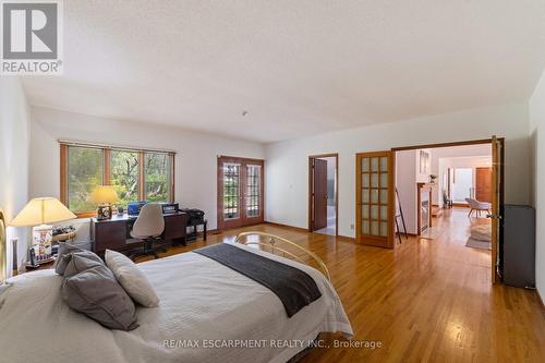 1411 Beaufort Drive, Burlington, ON - Indoor Photo Showing Bedroom