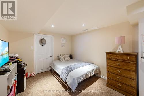 1411 Beaufort Drive, Burlington, ON - Indoor Photo Showing Bedroom