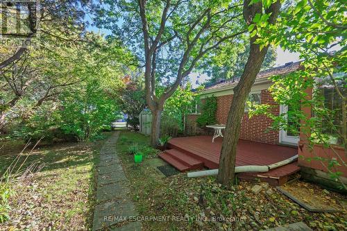 1411 Beaufort Drive, Burlington, ON - Outdoor