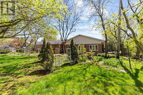 1411 Beaufort Drive, Burlington, ON - Outdoor