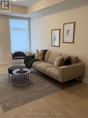 127 - 755 Omega Drive, Pickering, ON - Indoor Photo Showing Living Room