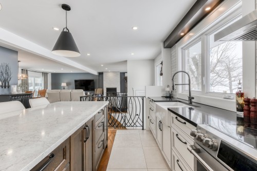 Kitchen - 519 Ch. Duhamel, Pincourt, QC - Indoor Photo Showing Kitchen With Upgraded Kitchen