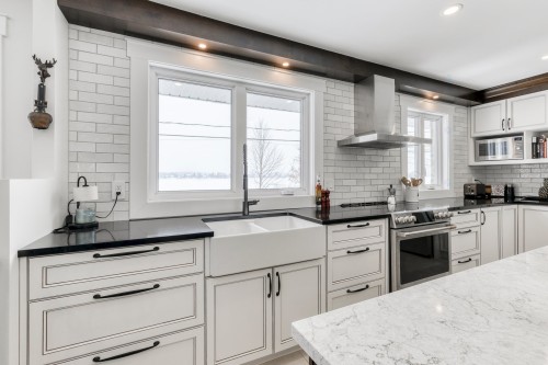 Kitchen - 519 Ch. Duhamel, Pincourt, QC - Indoor Photo Showing Kitchen With Double Sink With Upgraded Kitchen