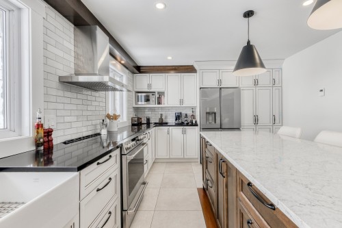 Kitchen - 519 Ch. Duhamel, Pincourt, QC - Indoor Photo Showing Kitchen With Upgraded Kitchen