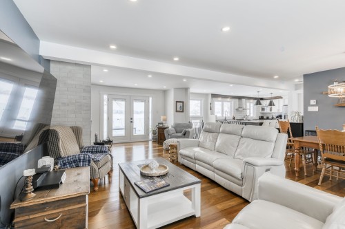Living Room - 519 Ch. Duhamel, Pincourt, QC - Indoor Photo Showing Living Room