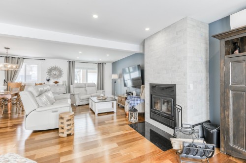 Living Room - 519 Ch. Duhamel, Pincourt, QC - Indoor Photo Showing Living Room With Fireplace