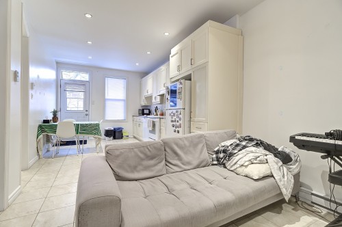 Living Room - 8043 Rue St-Dominique, Montréal (Villeray/Saint-Michel/Parc-Extension), QC - Indoor