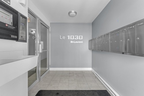 Mud Room - 102-1030 Rue St-Laurent O., Longueuil (Le Vieux-Longueuil), QC - Indoor