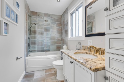 Salle de bains - 248 Rue Hebert, Dollard-Des-Ormeaux, QC - Indoor Photo Showing Bathroom