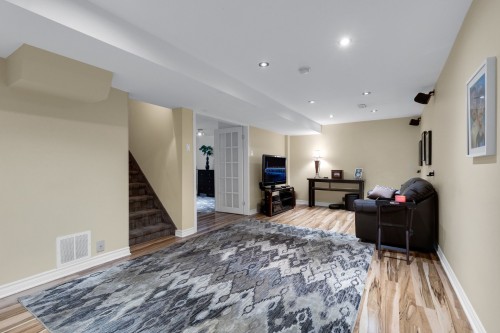 Salle familiale - 248 Rue Hebert, Dollard-Des-Ormeaux, QC - Indoor