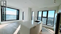 20 SOUDAN Avenue Unit# 3207  Toronto, ON M4S 1W2