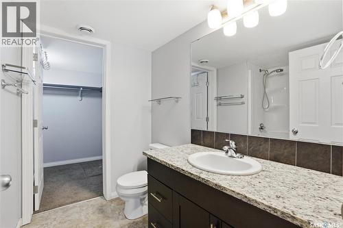 116 125 Willis Crescent, Saskatoon, SK - Indoor Photo Showing Bathroom