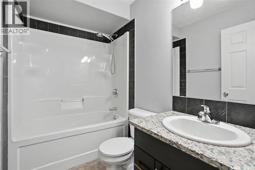 116 125 Willis Crescent, Saskatoon, SK - Indoor Photo Showing Bathroom
