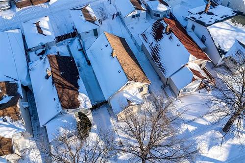 389 Cairnsmore St, Winnipeg, MB 