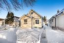 389 Cairnsmore St, Winnipeg, MB 