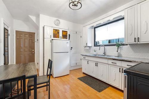 389 Cairnsmore St, Winnipeg, MB 