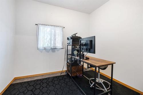 389 Cairnsmore St, Winnipeg, MB 