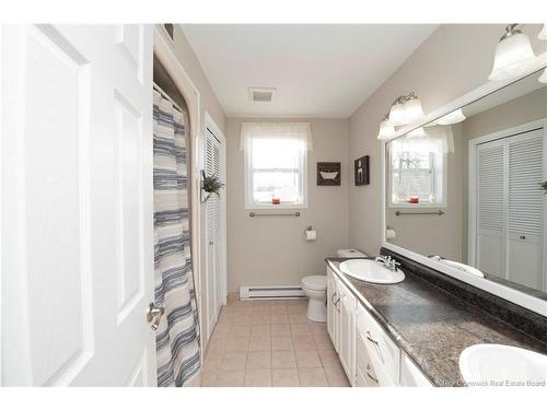 82 Crestwood Dr, Moncton, NB 