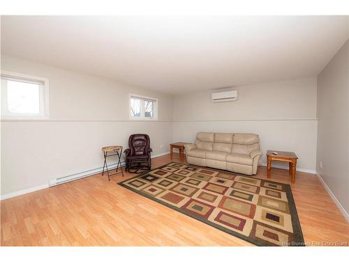 82 Crestwood Dr, Moncton, NB 