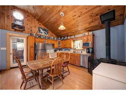 18 Church Hill Rd, Elgin, NB 