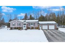 122 Parkwood DR  Woodstock, NB E7M 5G1